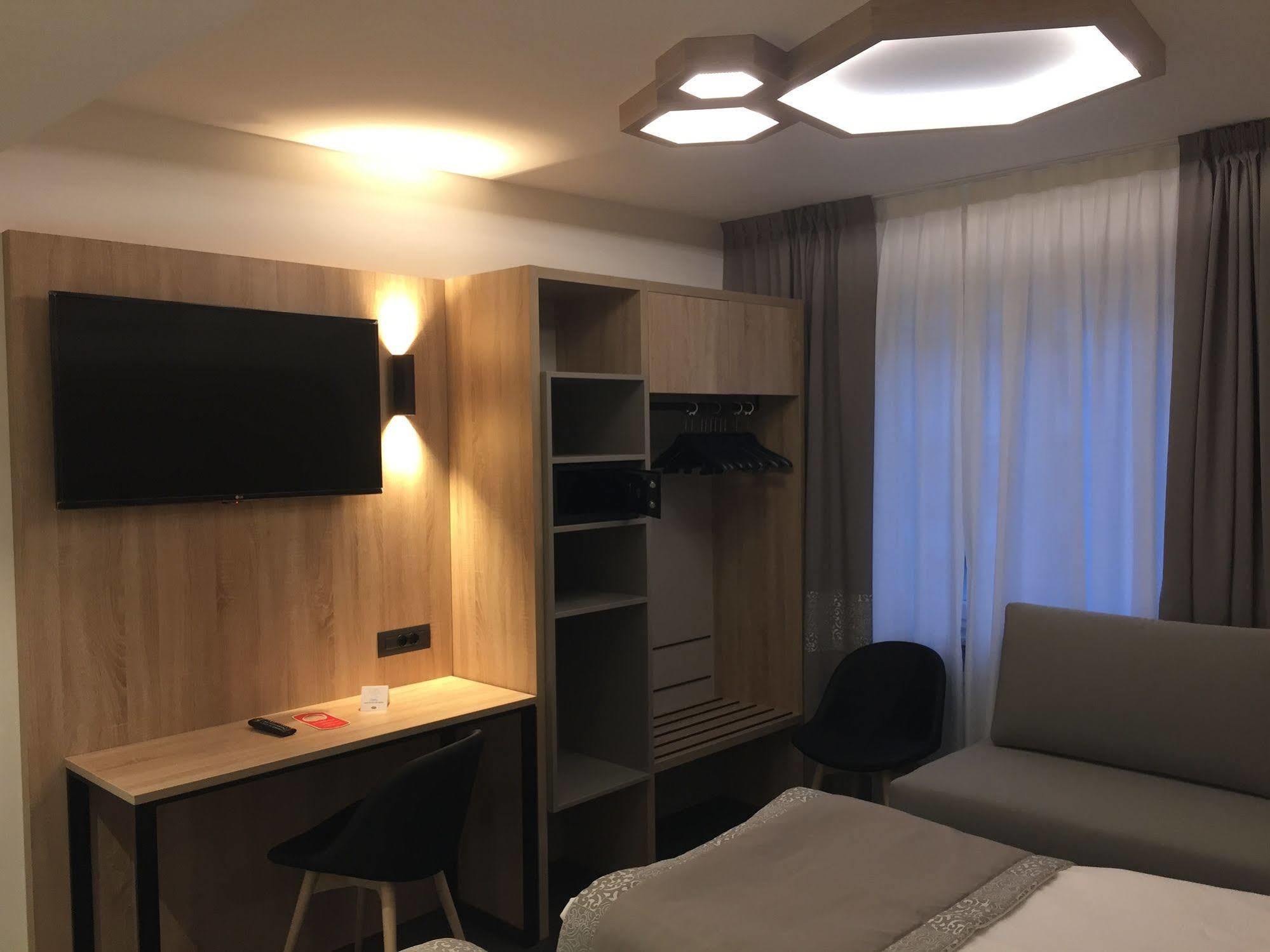 Tourist Hotel بريسّانوني المظهر الخارجي الصورة