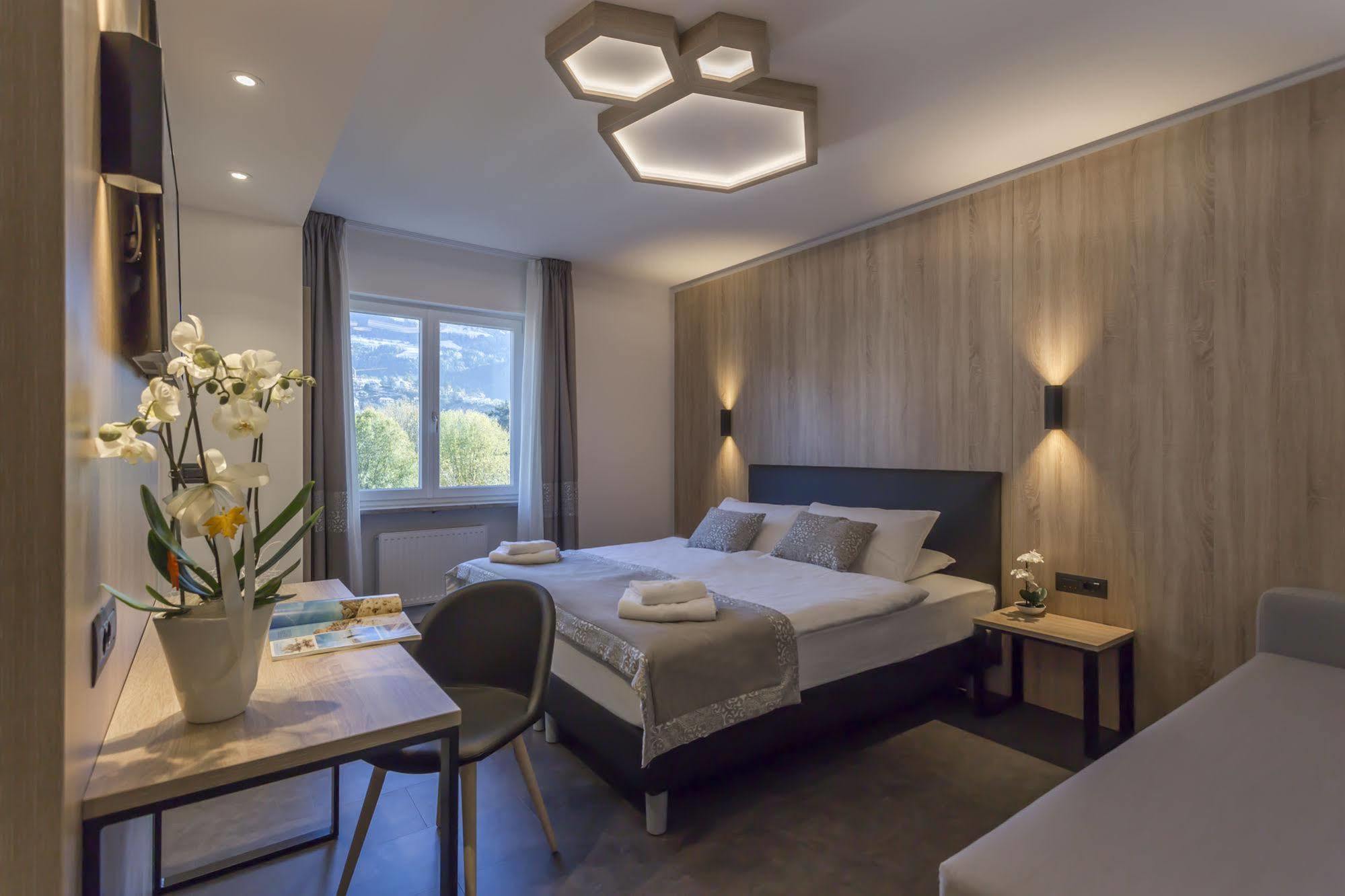Tourist Hotel بريسّانوني المظهر الخارجي الصورة