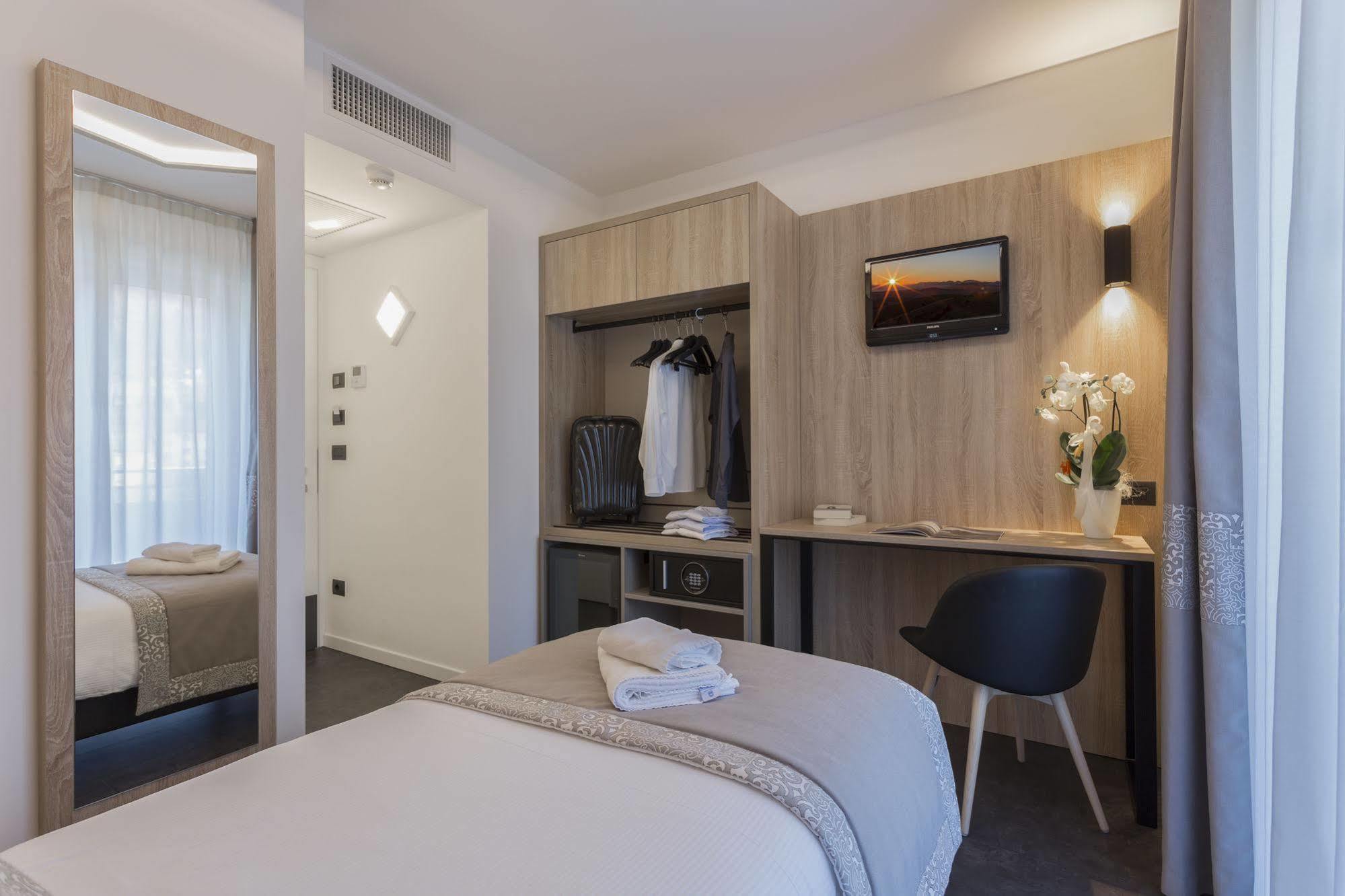 Tourist Hotel بريسّانوني المظهر الخارجي الصورة