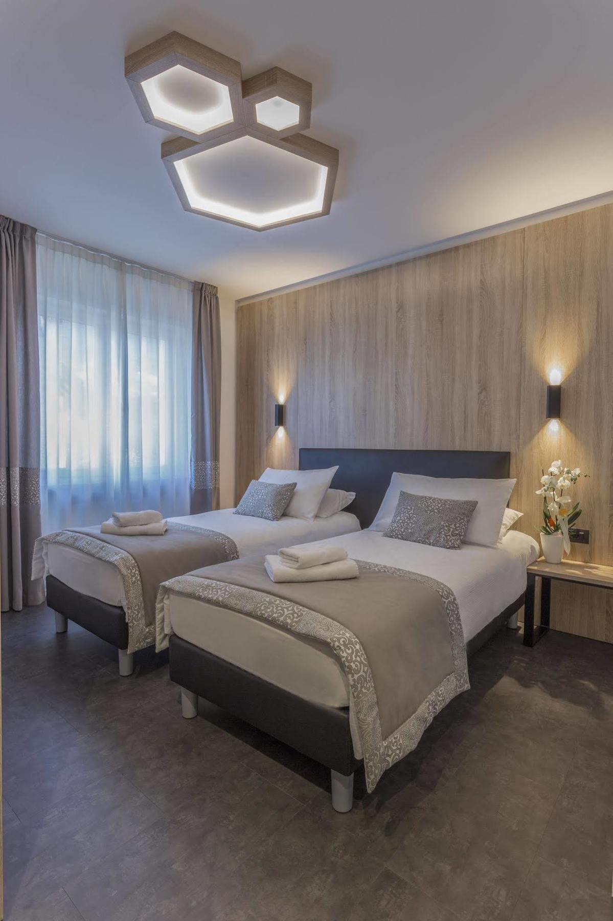 Tourist Hotel بريسّانوني المظهر الخارجي الصورة
